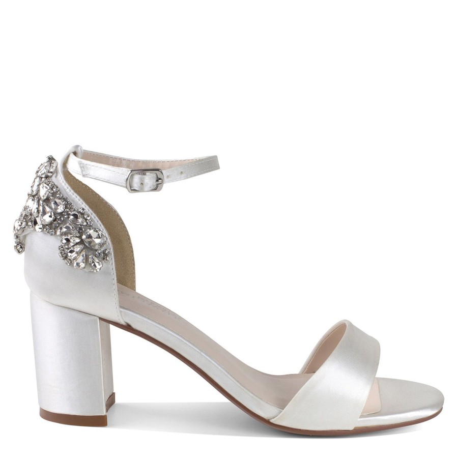 Women Dyeables Sandals | Olivia White